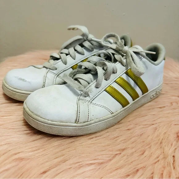 adidas gazelle silver green womens Adidas Women's Japan Cloud White / Core Black / Gold Metallic Low Top  Sneakers